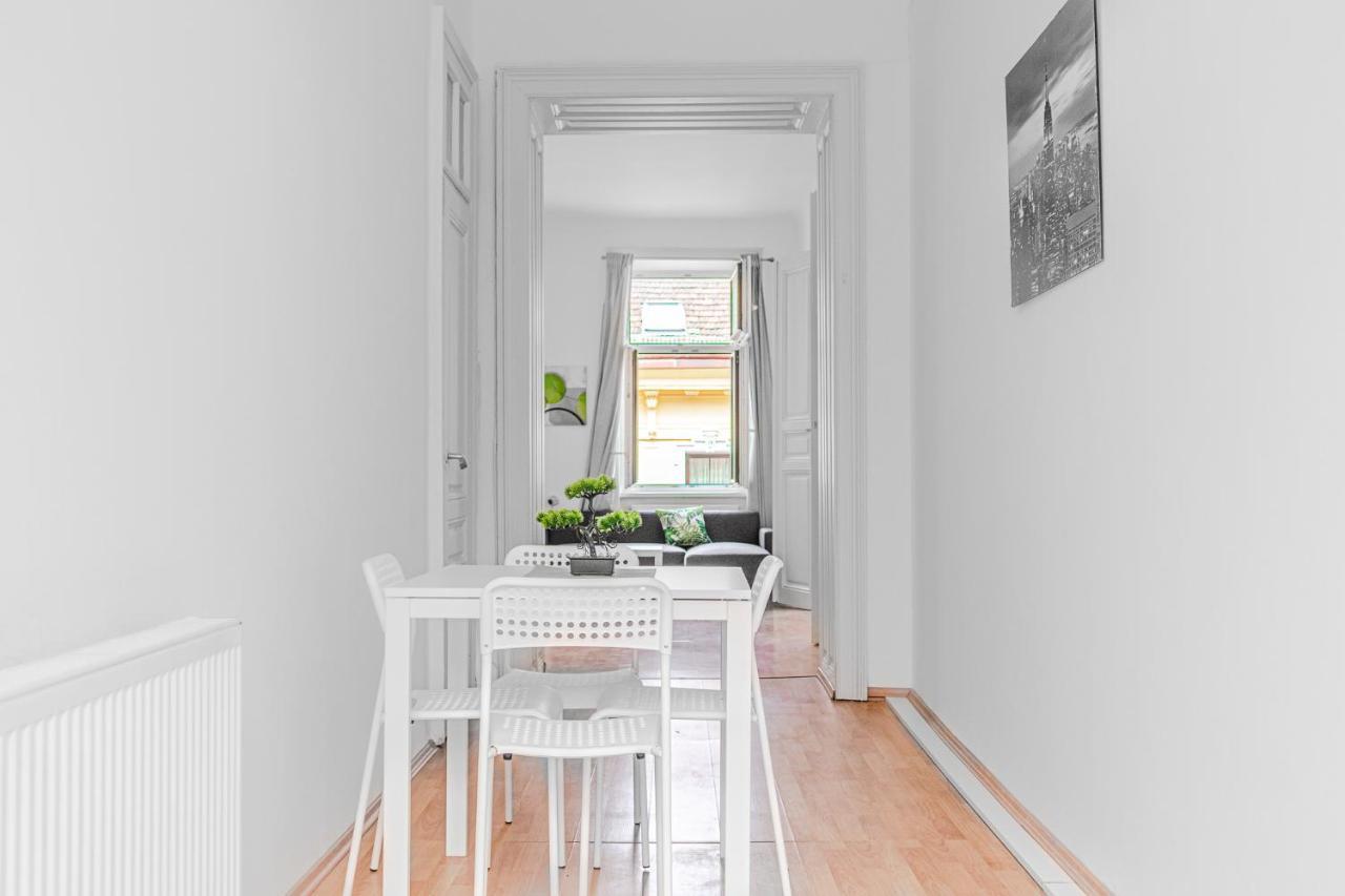 Pleasing 2Br Apt. Akh-Perfect For Groups Wenen Buitenkant foto